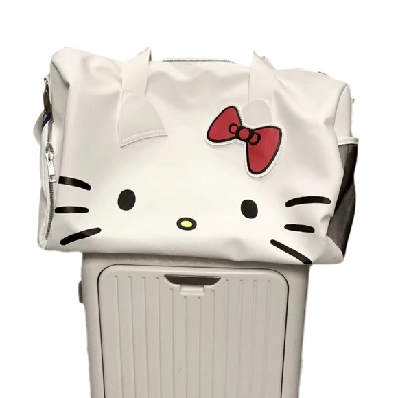 NWT SANRIO HELLO KITTY TRAVEL DUFFEL BAG (still in plastic) - Picture 7 of 7